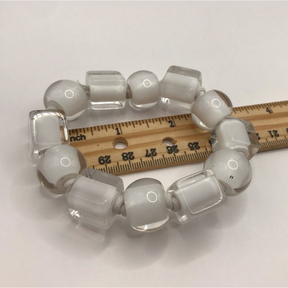 Chunky White and Clear Acrylic Beaded Bracelet - Picture 6 of 6